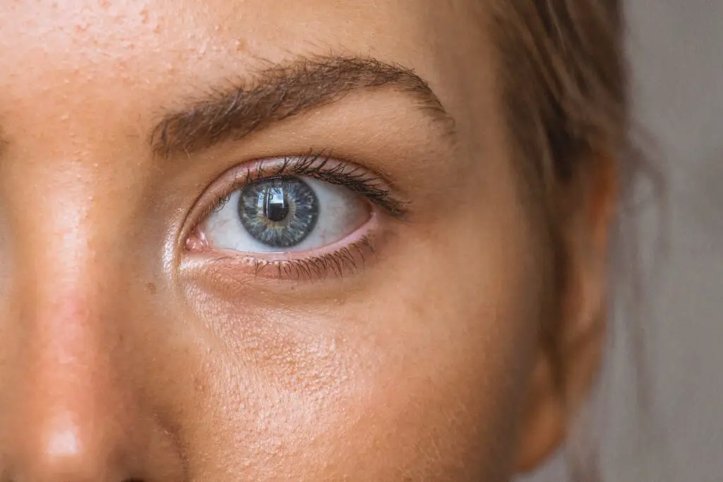 How to Sleep with Allergies: 7 Tips for a Better Night's Sleep 2 close-up photo of persons eye